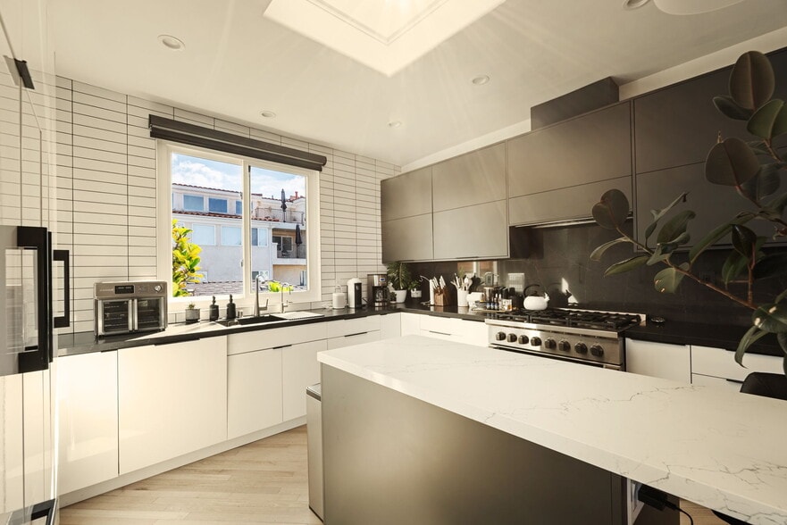 Building Photo - 610 9th St