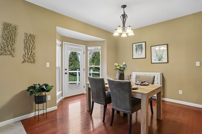 Building Photo - Executive Lease Opportunity - 4 Bed 3 Bath