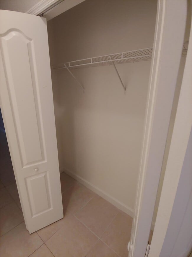 Building Photo - 2108 Shoma Dr