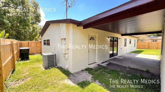 Building Photo - 15 E Nightingale St
