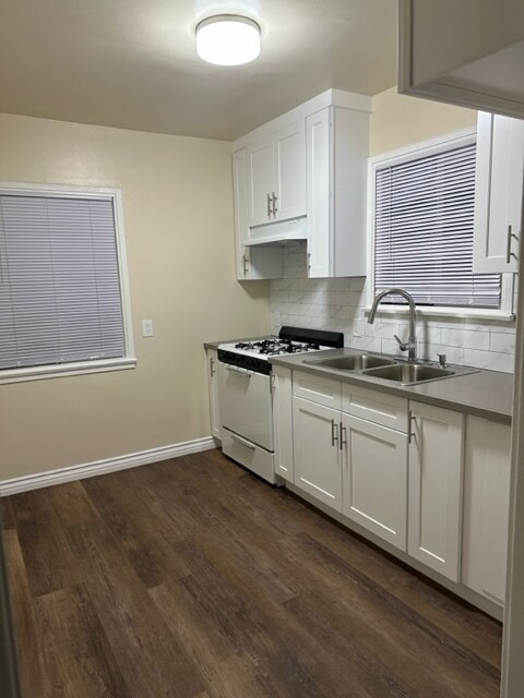 Unit 12595 Kitchen - 12591 Cometa Ave
