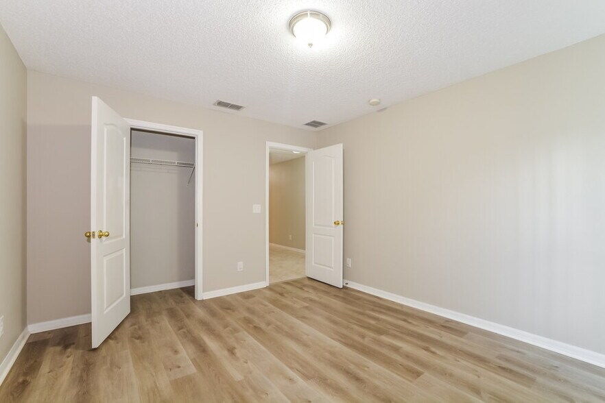 Building Photo - 1365 Dunbarton Ct