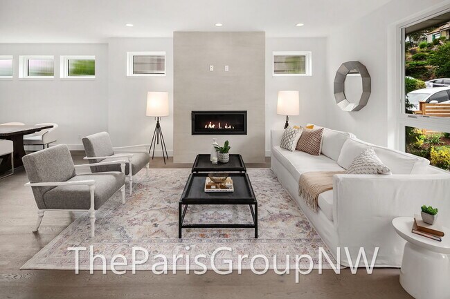 Building Photo - Absolutely Stunning 5br/4404sf Modern Magnolia Luxury