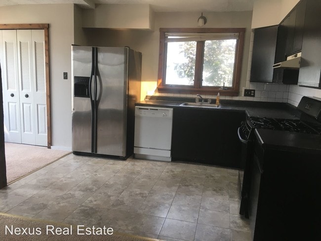 Building Photo - 5747 Holden St