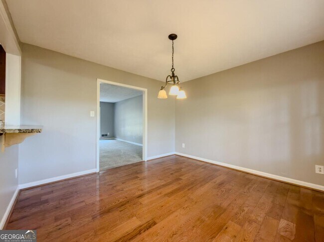 Building Photo - 518 Barbashela Cir