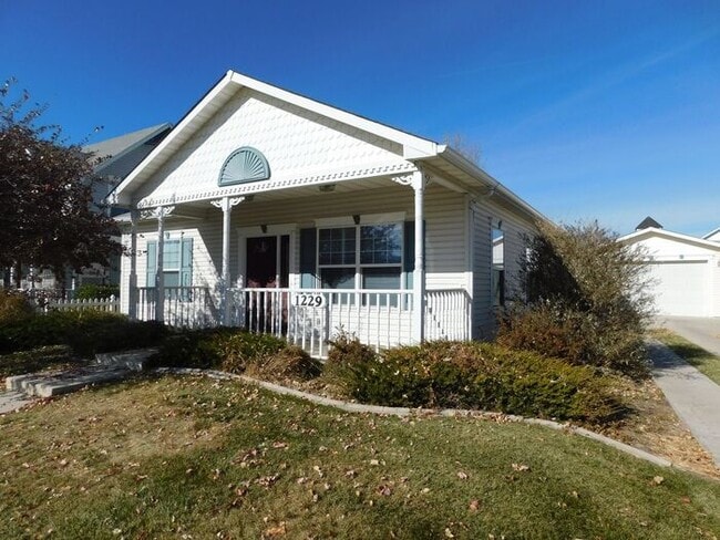 Primary Photo - Spacious 3-Bedroom, 2-Bath Home
