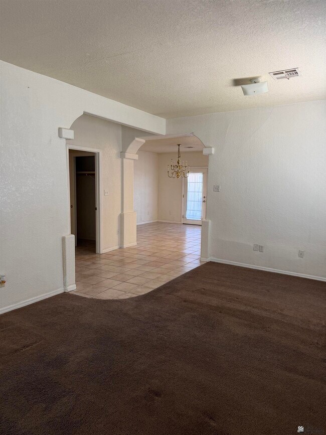 Building Photo - 804 S Dora Ave