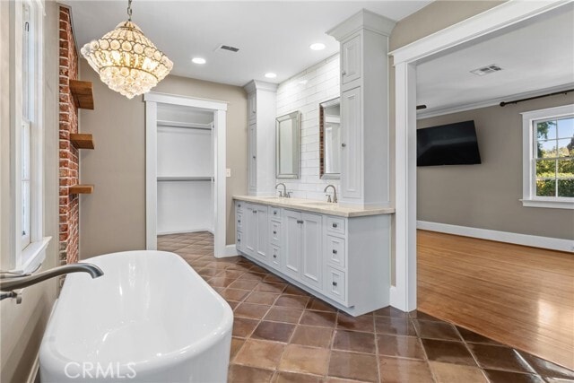 Building Photo - 1205 W Highland Ave