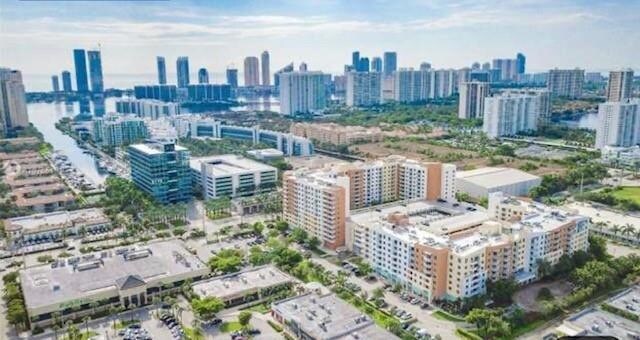 Building Photo - 2775 NE 187th St