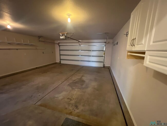 Building Photo - 721 Jeanie Dr