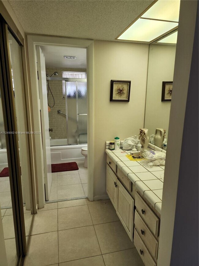 Building Photo - 300 Berkley Rd