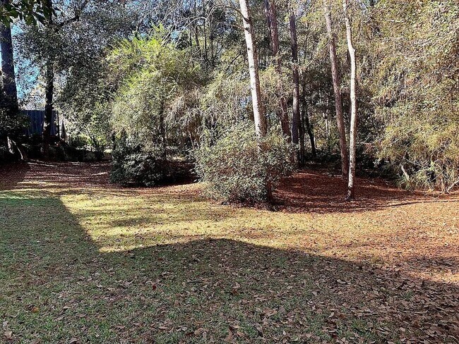 Building Photo - 2112 Westfield Dr