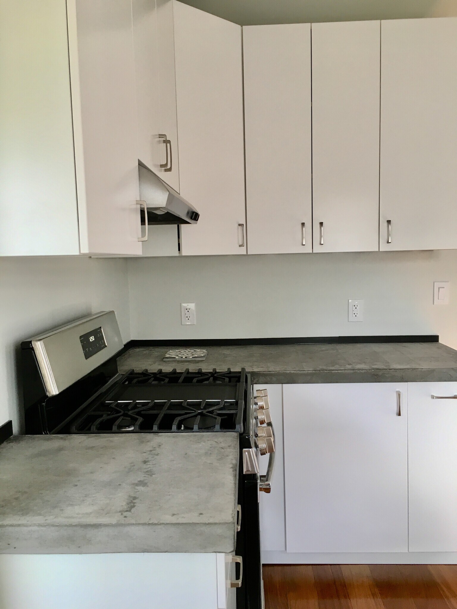 concrete countertops - 1711 3rd Ave N