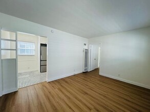 Building Photo - 738 W Washington Blvd