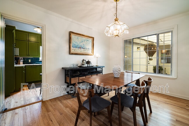 Building Photo - 520 San Pasquale Ave SW