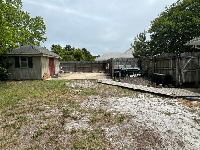 Building Photo - 220 Wynnehaven Beach Rd