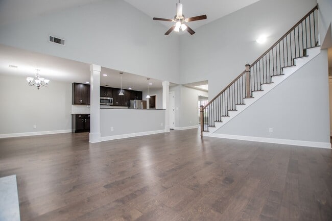 Building Photo - A Home To Grow In To