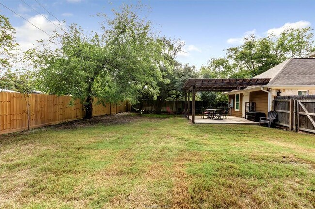 Building Photo - 1001 Welsh Ave