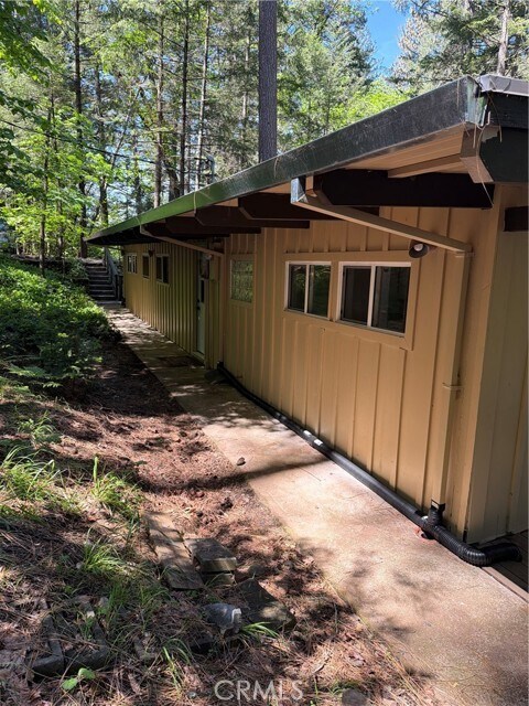 Building Photo - 16498 Cobb Blvd