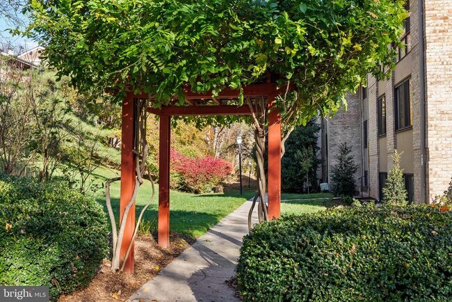 Building Photo - 110 Cross Keys Rd