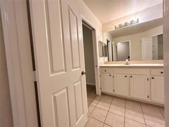 Building Photo - 1515 Legacy Club Dr