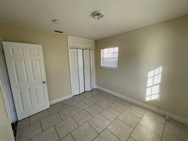 Building Photo - 1316 NW 12th St