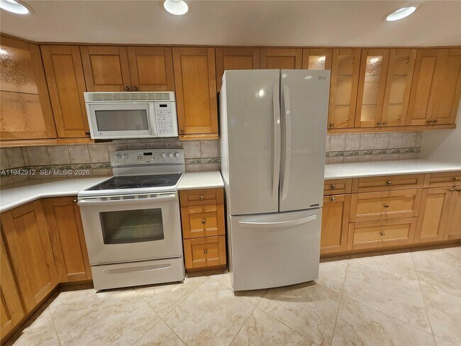 Building Photo - 1101 River Reach Dr