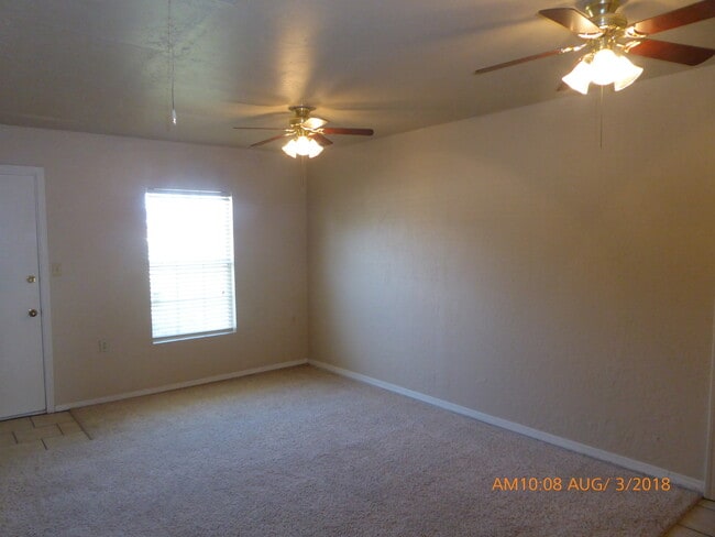 Building Photo - 4302 SW Parkridge Blvd