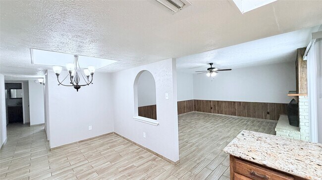Building Photo - 15507 Mira Monte Dr