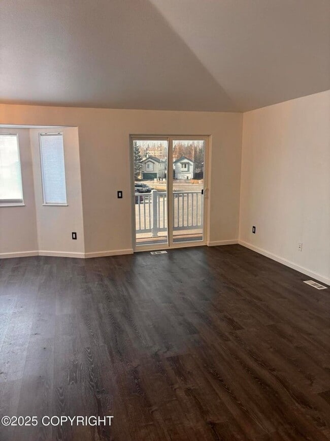 Building Photo - Beautiful East Anchorage 3 Bedroom Home!