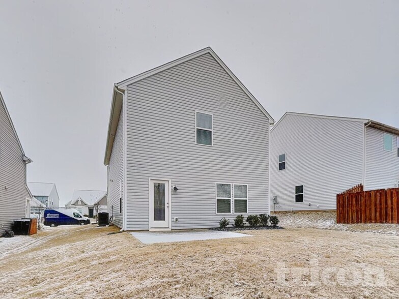 Building Photo - 115 Clove Hitch Dr