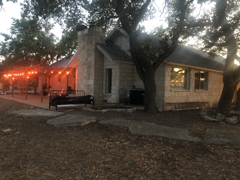 Primary Photo - 10207 Wagon Rd W