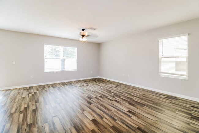 Building Photo - 14489 Finsbury Dr