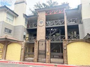 Building Photo - 806 W 24th St