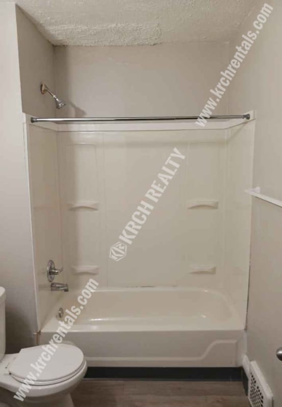 Building Photo - 3-Bed Home with Fireplace and Detached Garage