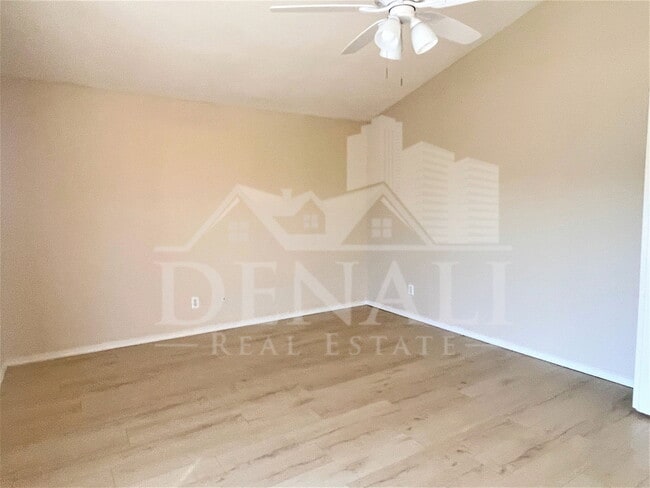 Building Photo - 8372 S Stephanie Ln