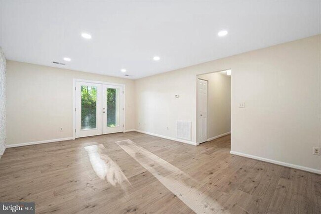 Building Photo - 10264 Redtail Ct