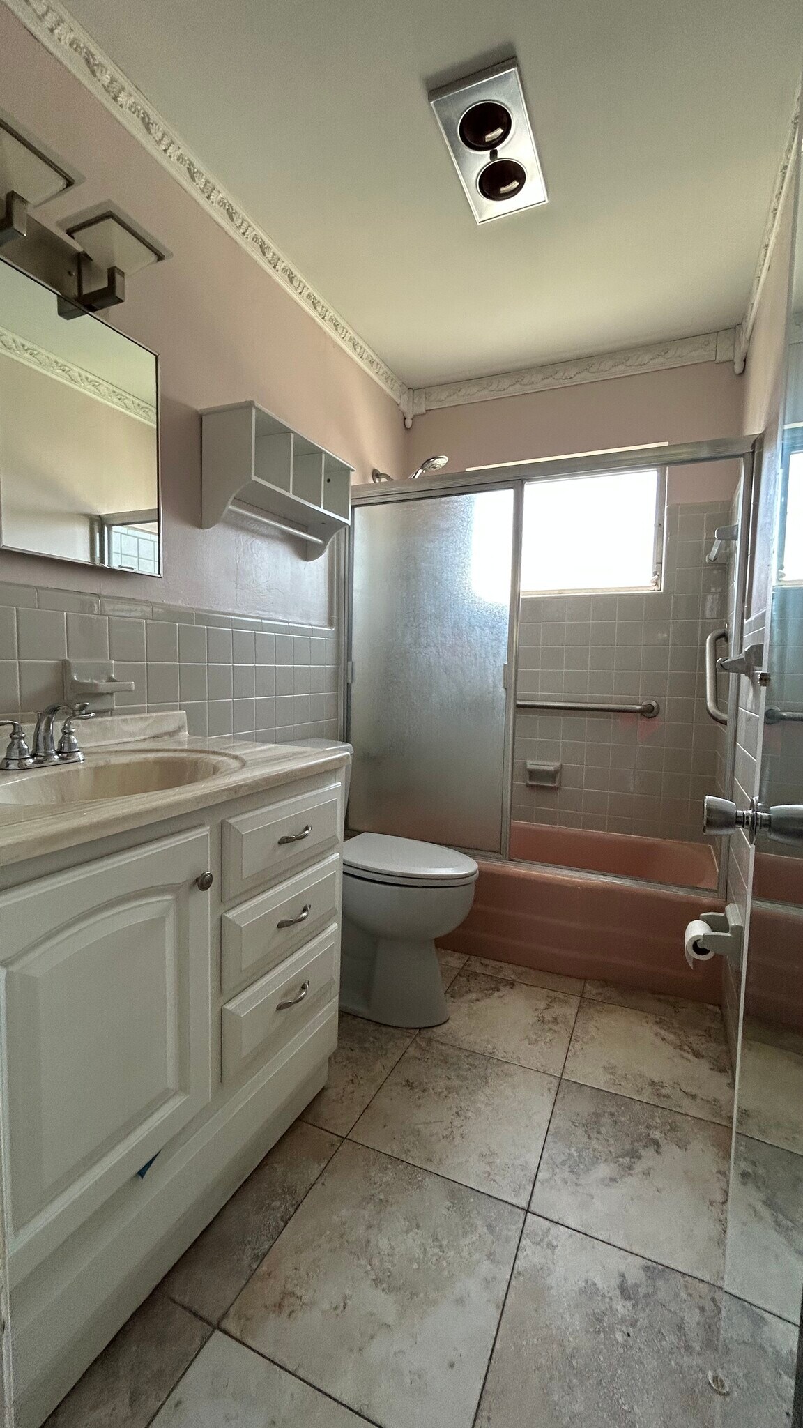 Building Photo - 3801 NE 22nd Ter