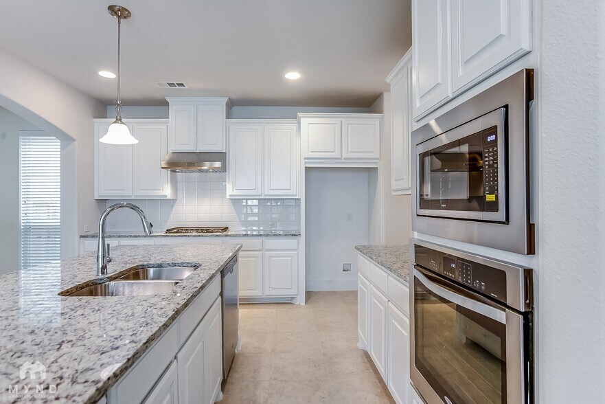 Building Photo - 3301 Damsel Sauvage Ln