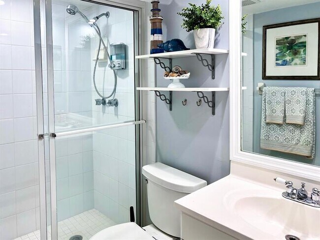 Building Photo - 3010 N Course Dr