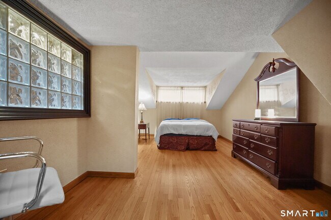 Building Photo - 45 W North St