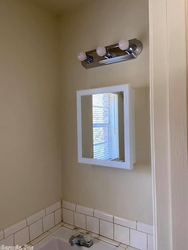 Building Photo - 13 Rosemunn Dr