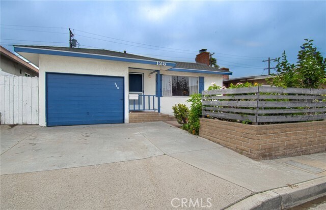 Primary Photo - 125 W Escalones
