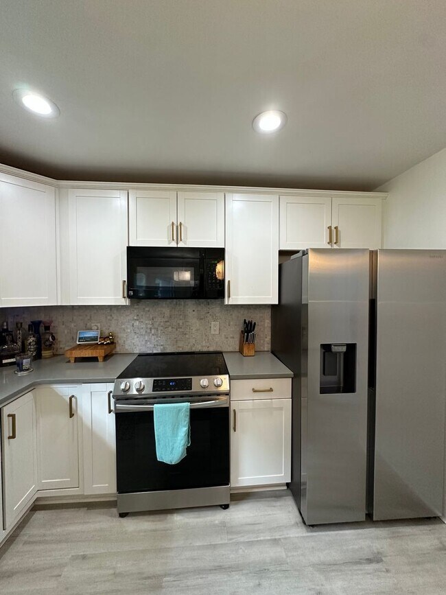 Building Photo - 103 Meadow Creek Dr