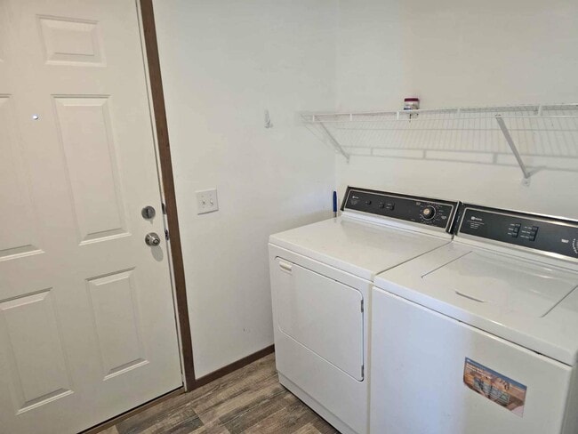 Building Photo - 45 Lincoln Ave