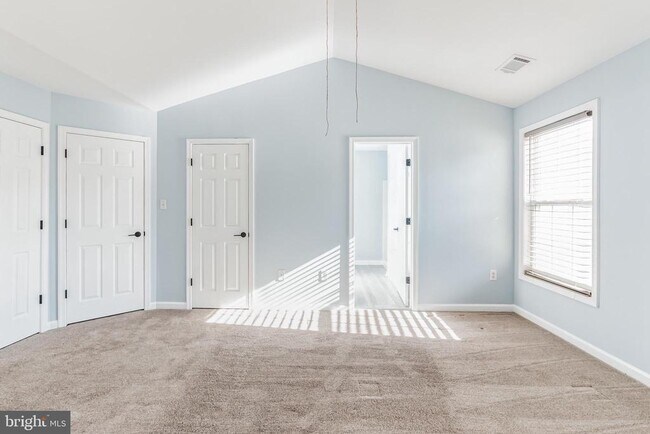 Building Photo - 10329 Bridle Ct