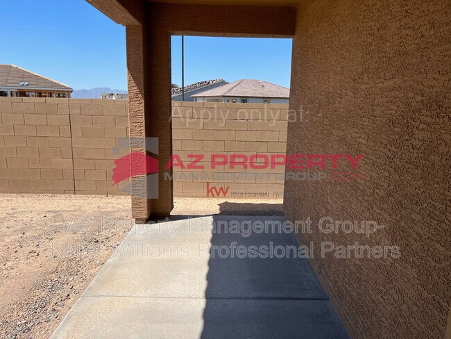 Building Photo - 12481 W Kaler Dr