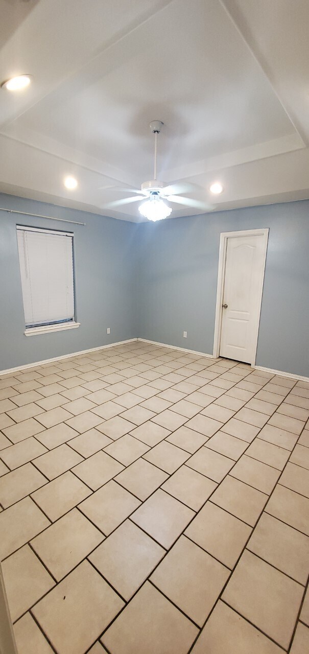 Building Photo - 917 W Toffee Dr