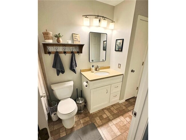 Building Photo - 7592 Zinnia Way N