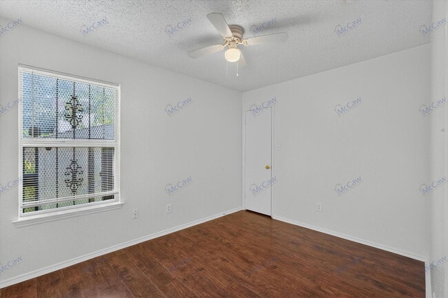 Building Photo - 10340 Blackjack Oaks Dr